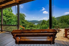 Comfortably Numb - Lake View from Lower Level Porch Swing