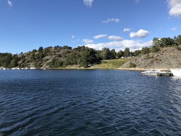 Blick und das Haus an der Bucht