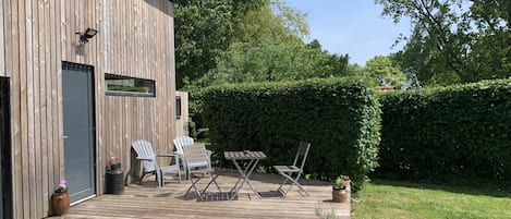 terrasse, entrée du logement