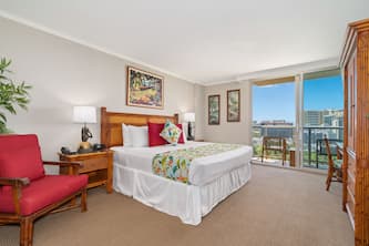 10th Floor King Bed Condo Sleeps 4 Fabulous Views!