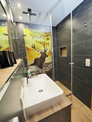 Fewo 2 Zum 7. Himmel- 3 Personen, 50qm, 1 Schlafzimmer, Balkon, grandiose Aussicht-Siebter Himmel Bad