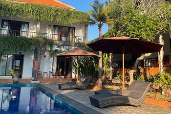 Tinggian Hill Retreat