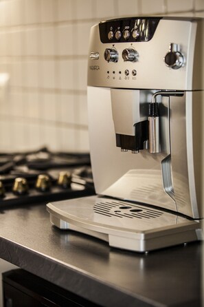 Kaffee und/oder Kaffeemaschine