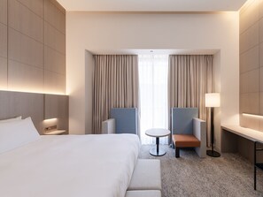 Deluxe King with Balcony