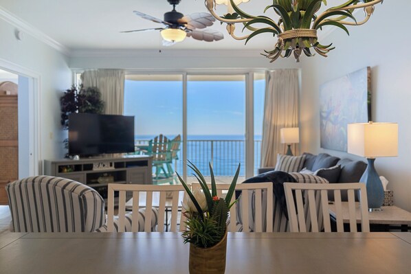 Living/Dining/Kitchen Views!