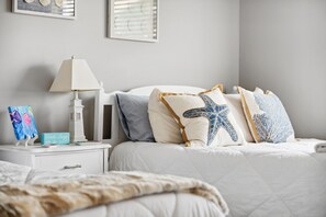 2nd bedroom - twin and full beds