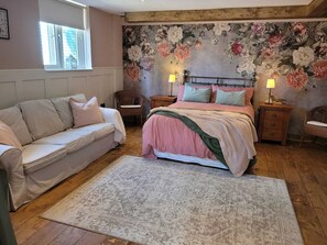 Bedroom area, double bed with super comfy memory foam mattress