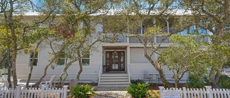 WELCOME TO SWEET JASMINE IN SEASIDE, FL.