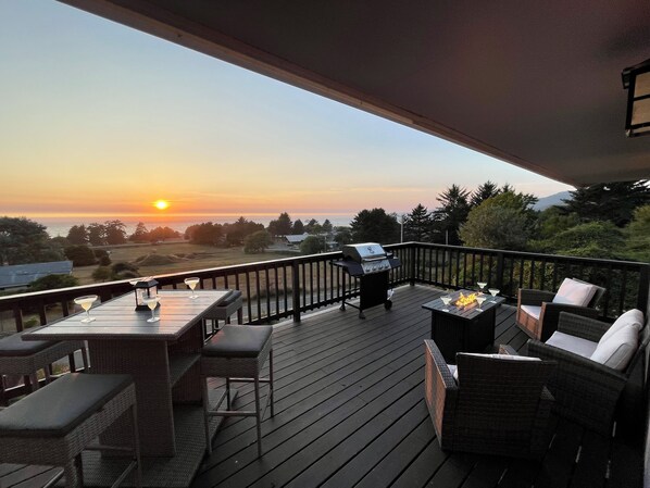 Upper deck with view