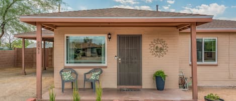 Quaint Central Tucson Home! 