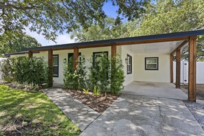 Car Port with easy access to Front Entrance