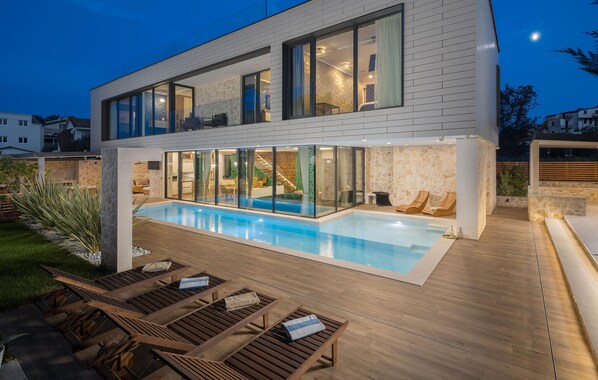 pool