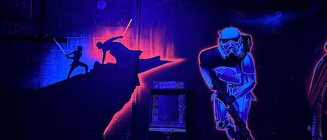 Whether you’re battling the Empire or enjoying friendly competition, this room offers adventure and entertainment for guests of all ages!