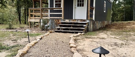 Entrance to Hickory Cabin from parking area