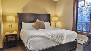 Bedroom: King bed, Smart TV with cable, main floor