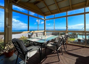 balcony *panoramic ocean view