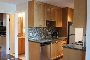 Full Size Kitchen
