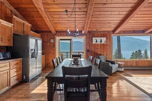 Dining area and views! views! views!