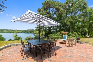 Welcome to Golden Hour Hideaway on Upper Mill Pond in Brewster