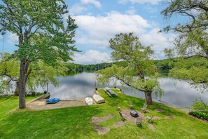 2-Story Cabin | On-Site Pine Island Lake Access | Private Beach | Self Check-In