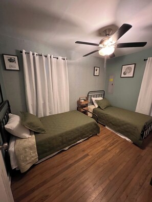 Twin Beds Bedroom 3