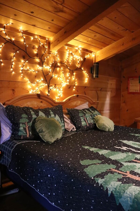 Your enchanted bedroom (1)