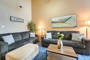 Living Room | Smart TV | Free WiFi