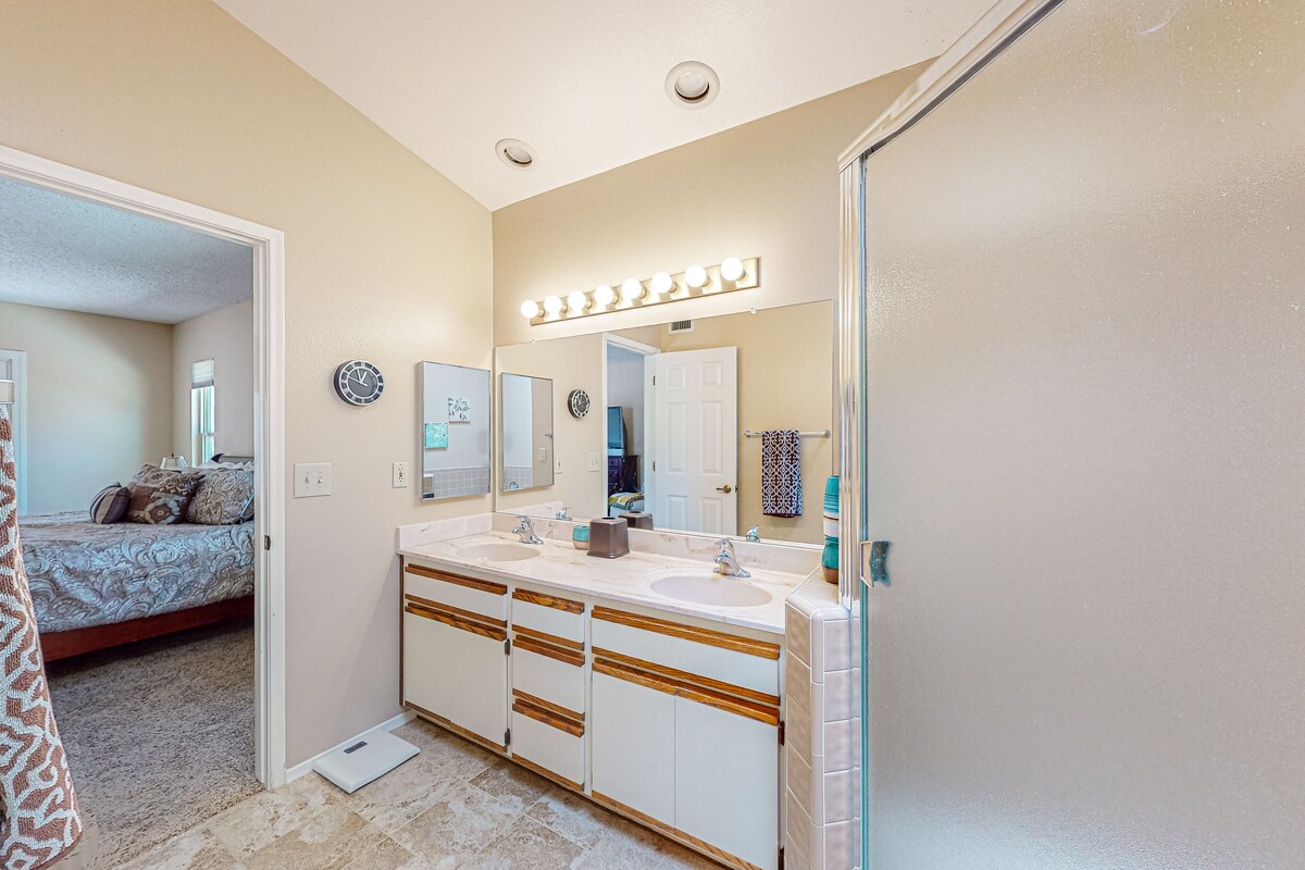 Golf-view home with shared pool/hot tub/tennis court, private patio, & W/D