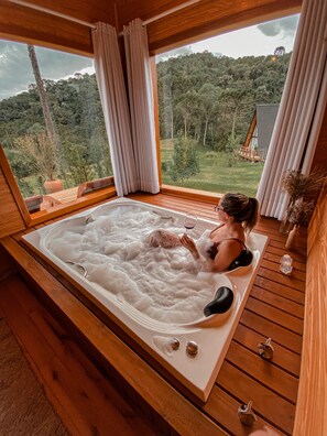 Private spa tub
