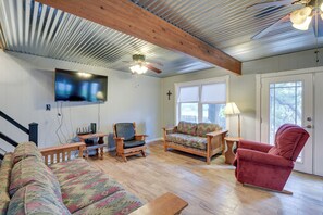 Living Room | Smart TVs | Free WiFi