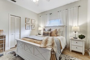 Bedroom #2- Queen Bed