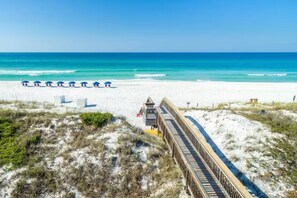 Spooky Ln. Beach access is a quick 5-minute walk or a 2-minute golf cart ride.