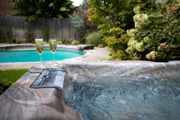 Outdoor spa tub