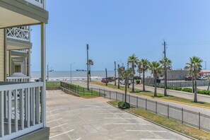 SEE THE OCEAN WAVES FROM YOUR BALCONY