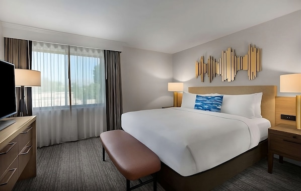 King sized bed! Exact unit will be assigned upon arrival. Views, colors and decor may vary.