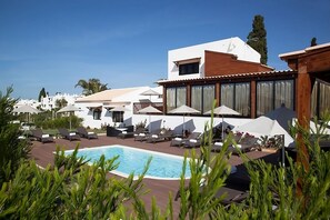 Outdoor Swimming pool