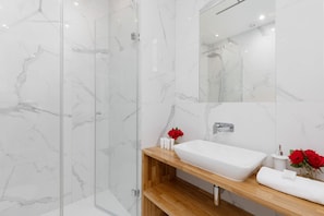 Free toiletries in the bathroom.