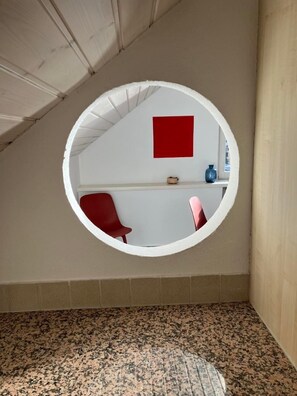 Dining room detail