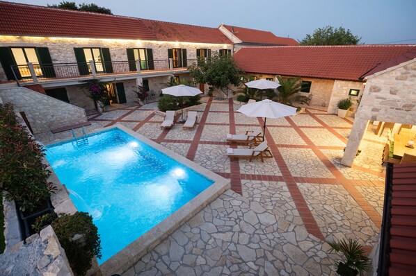 Swimming pool