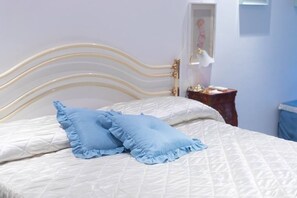Bedroom 1 (1)