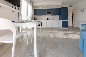 Kitchen (1)