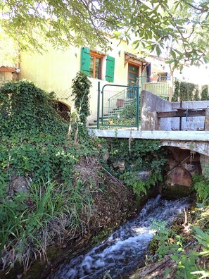 le moulin côté canal