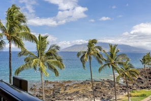 Ocean and mountain view from the lanai!