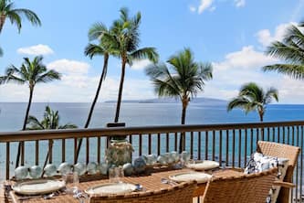 Luxurious 2BR Mana Kai Retreat: Panoramic Ocean Views, Modern Amenities
