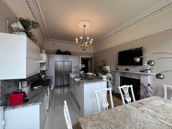 Beautiful kitchen with island and breakfast bar!