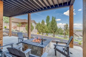 Outdoor Seating with Fire Pit