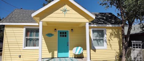 Atomic Star Cottage