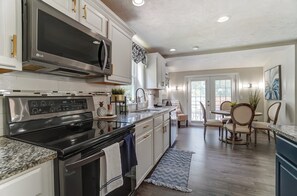 Full Kitchen
