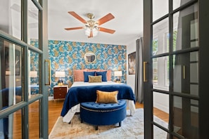 .Guest Suite flowing with vibrant tones of all kind!