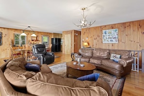 Living Room Open to the Main Floor